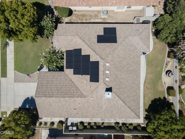 13_front_exterior_13