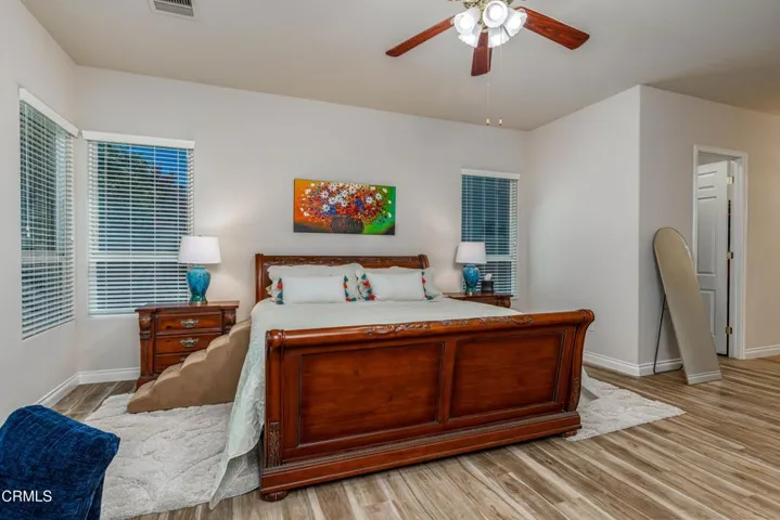28_bedroom_2