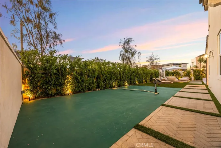27762 Lens, Valencia, California 91381