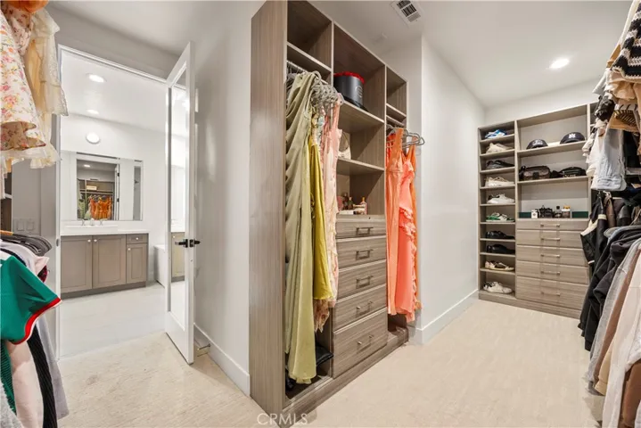 27762 Lens, Valencia, California 91381
