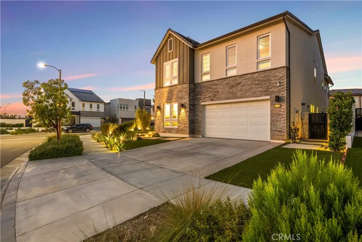 27762 Lens, Valencia, California 91381
