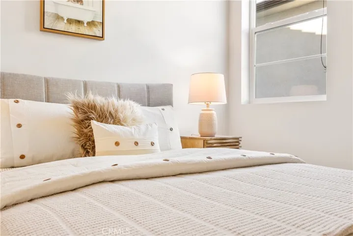 27762 Lens, Valencia, California 91381