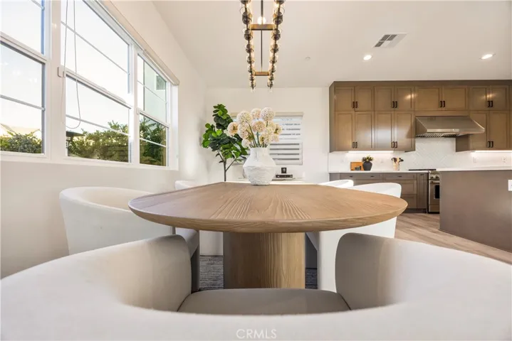 27762 Lens, Valencia, California 91381