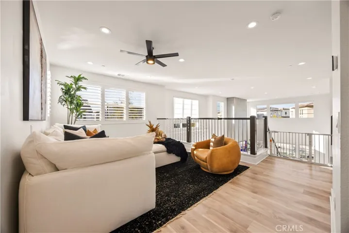 27762 Lens, Valencia, California 91381