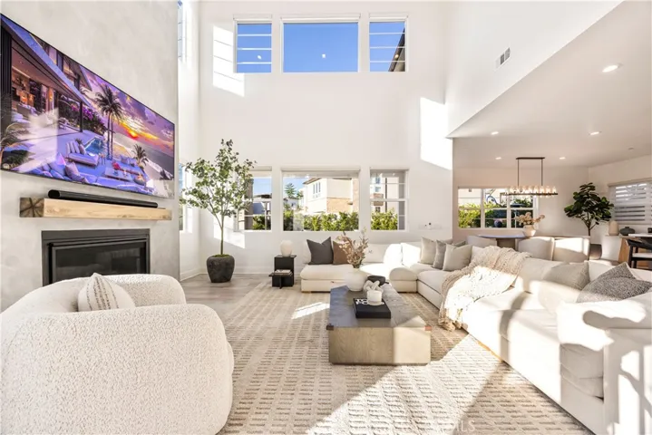 27762 Lens, Valencia, California 91381