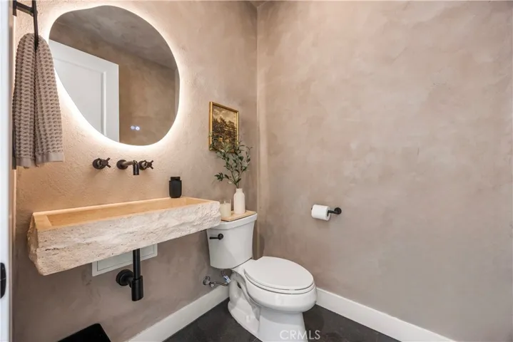 27762 Lens, Valencia, California 91381