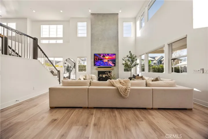 27762 Lens, Valencia, California 91381