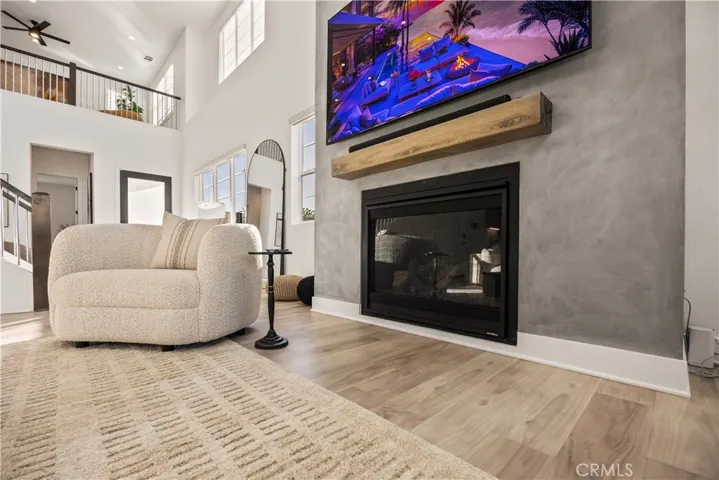27762 Lens, Valencia, California 91381