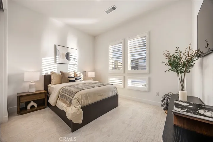 27762 Lens, Valencia, California 91381