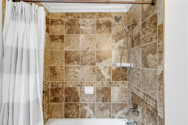 8542 Etiwanda, Northridge, California 91325