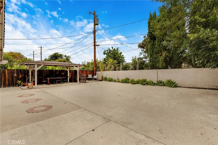 8542 Etiwanda, Northridge, California 91325