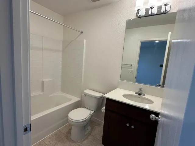 395 Yandris Court, Los Banos, California 93635