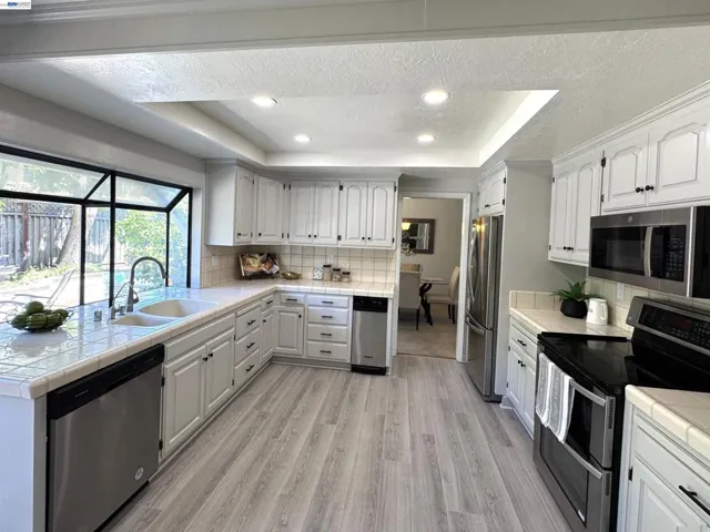 6674 Via San Blas, Pleasanton, California 94566