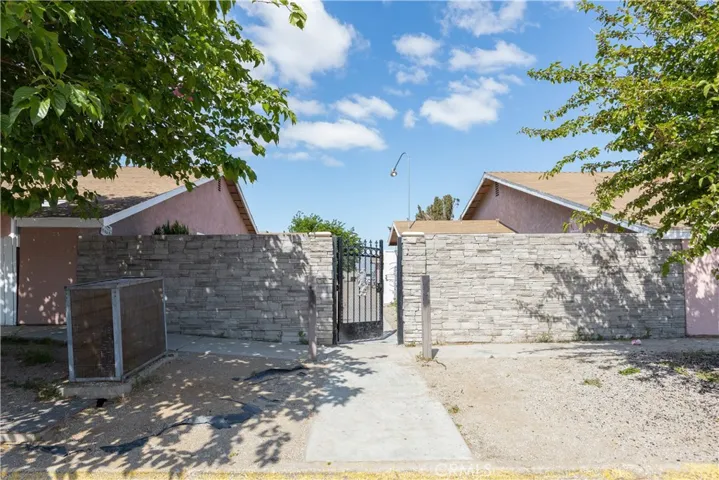 11211 La Habra, Adelanto, California 92301