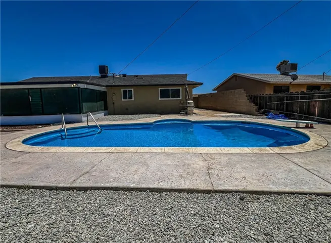 Pool & Spa