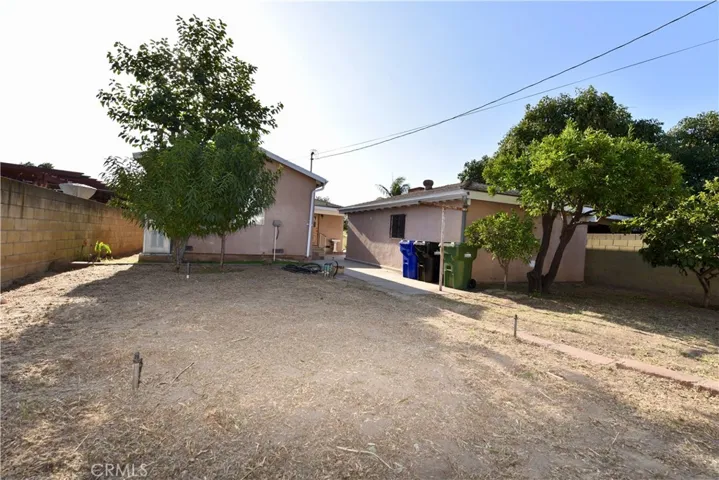 large back yard with plenty of room for an ADU