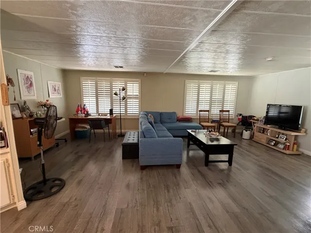 840 E Foothill 142, Azusa, California 91702