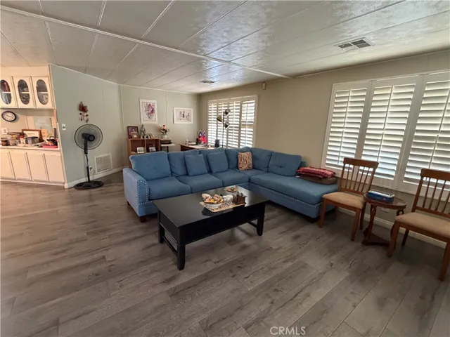 840 E Foothill 142, Azusa, California 91702