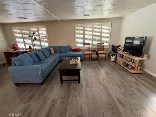 840 E Foothill 142, Azusa, California 91702