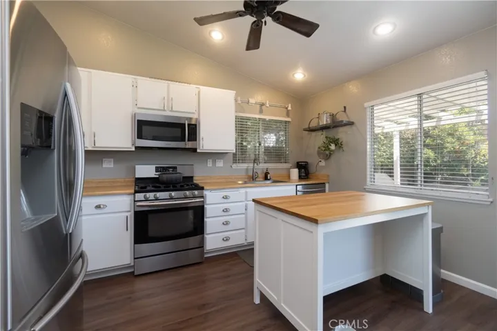 Kitchen alt view