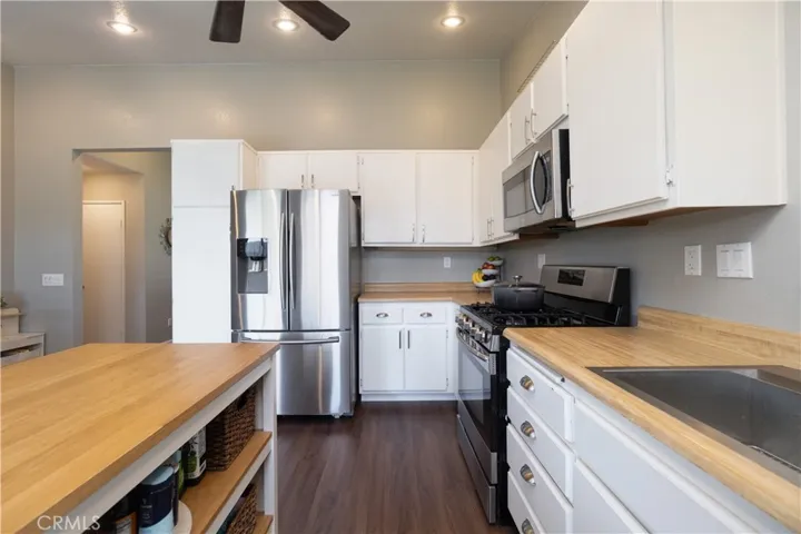 Kitchen alt view