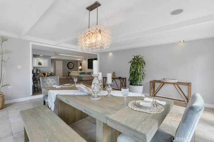 17904 Tulsa, Granada Hills, California 91344