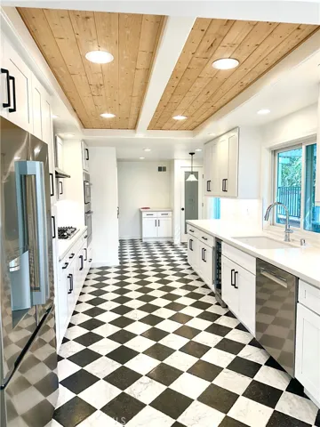 11 Rocky, Irvine, California 92612
