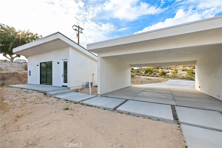 6218 Farrelo Road, Yucca Valley, California 92284