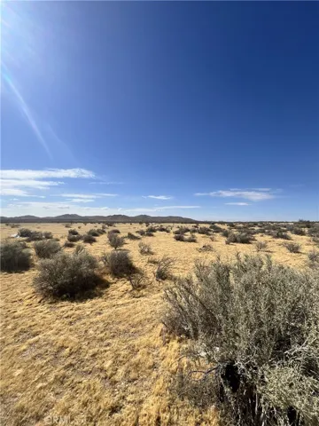 0 Navajo, Apple Valley, California 92307