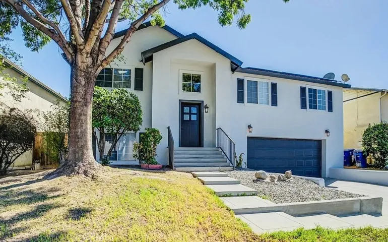 5114 Yellow Rose Court, Bakersfield, California 93307
