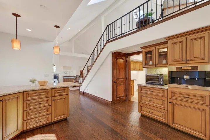 41 South Circle, Santa Cruz, California 95060