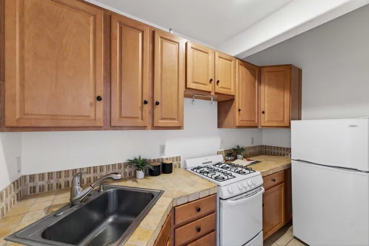 41 South Circle, Santa Cruz, California 95060