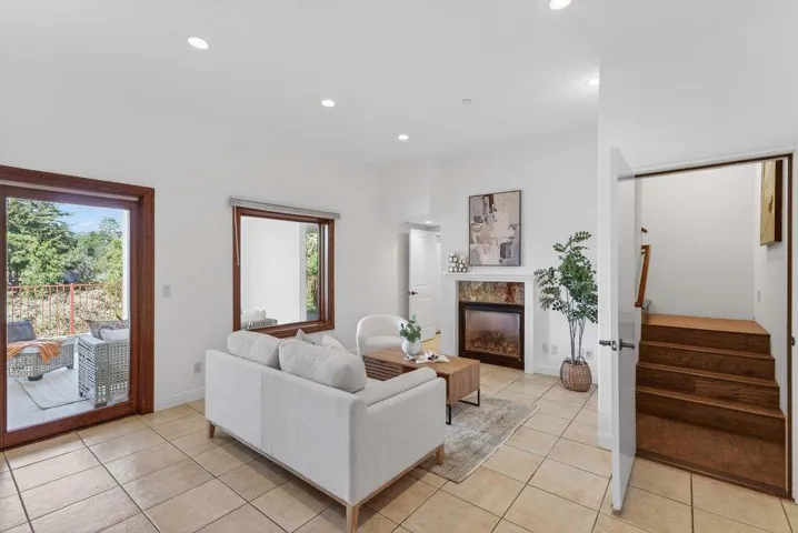 41 South Circle, Santa Cruz, California 95060