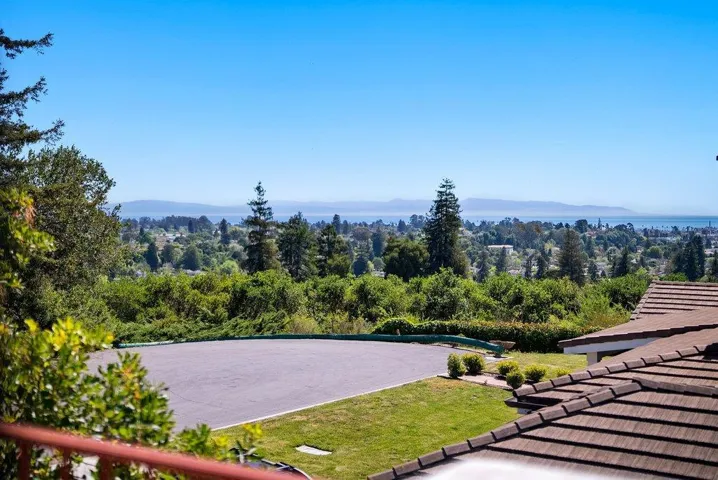 41 South Circle, Santa Cruz, California 95060
