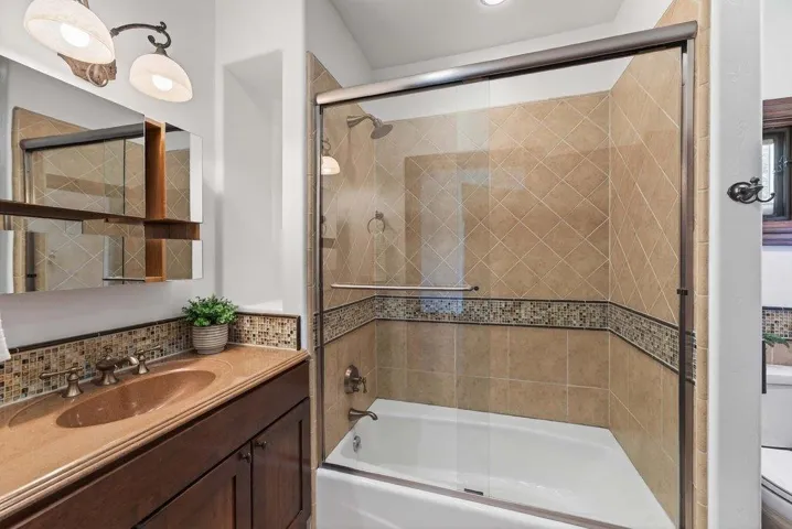 41 South Circle, Santa Cruz, California 95060