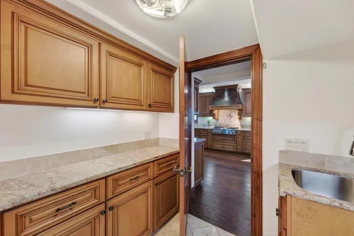 41 South Circle, Santa Cruz, California 95060