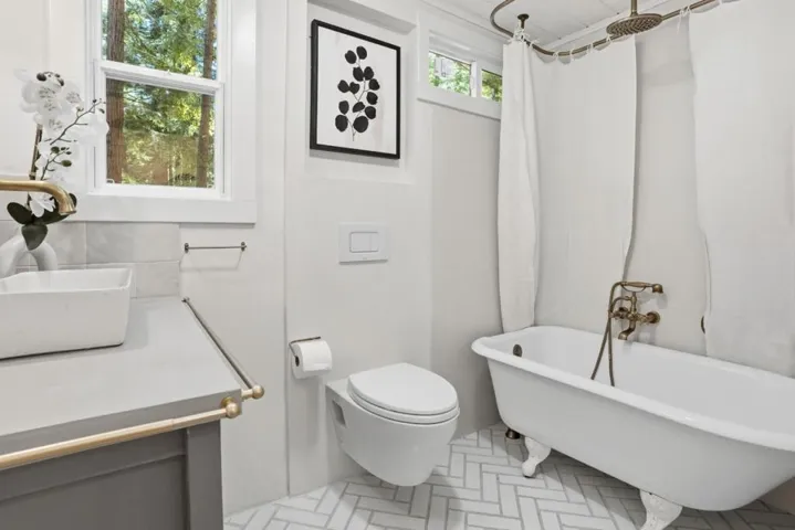 24250 Glenwood Drive, Los Gatos, California 95033