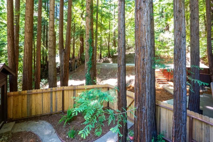 24250 Glenwood Drive, Los Gatos, California 95033