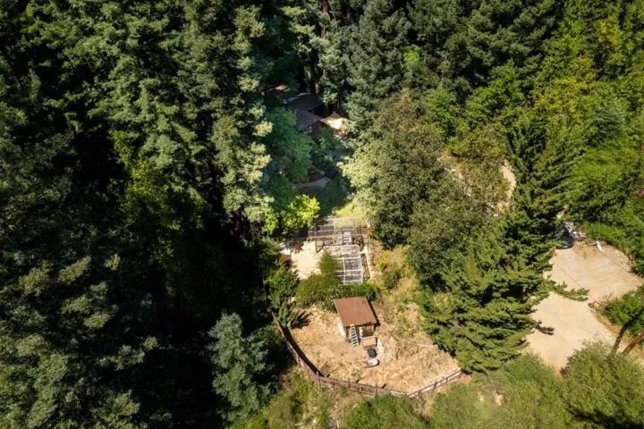24250 Glenwood Drive, Los Gatos, California 95033