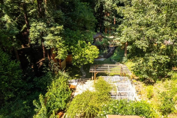 24250 Glenwood Drive, Los Gatos, California 95033