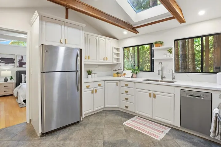 24250 Glenwood Drive, Los Gatos, California 95033