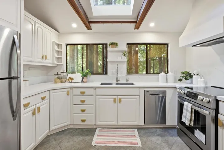 24250 Glenwood Drive, Los Gatos, California 95033