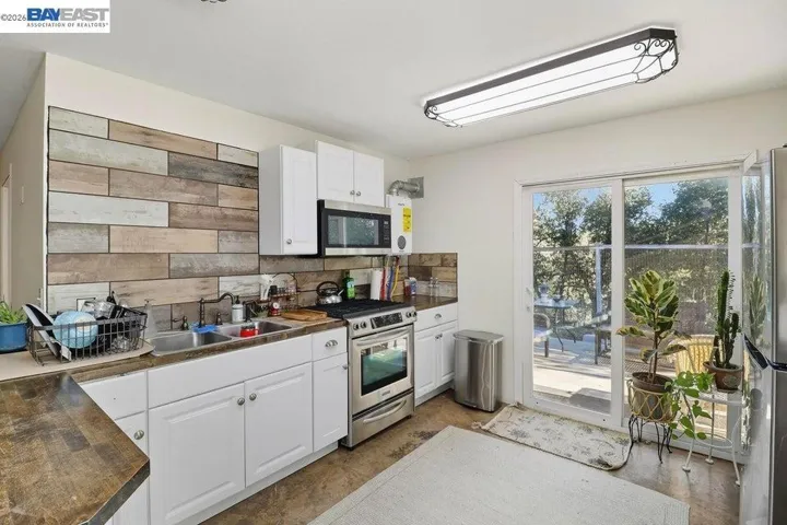 19650 Russell, Cottonwood, California 96022