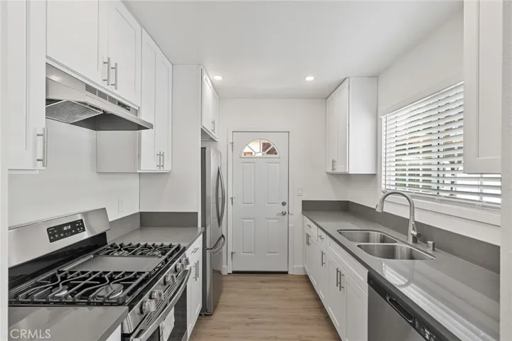 Kitchen with Stainless steel applicances