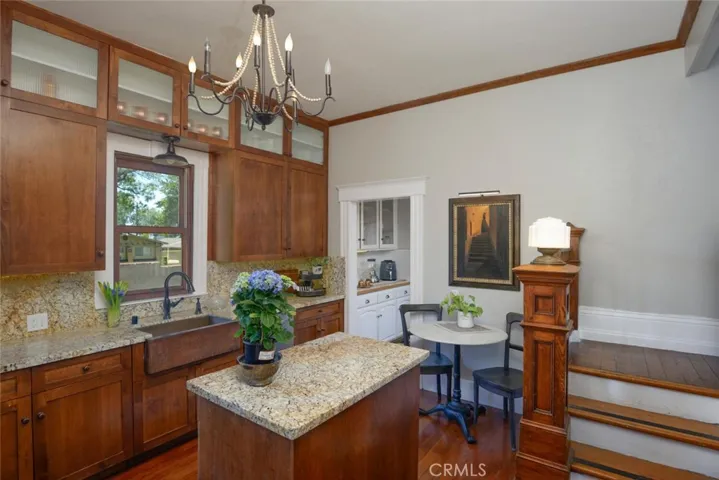 1052 E Grand Boulevard, Corona, California 92879