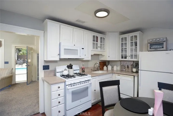 1052 E Grand Boulevard, Corona, California 92879