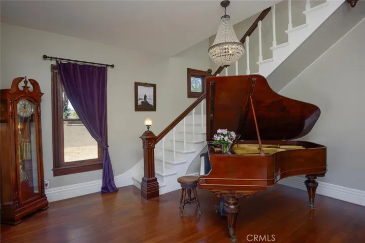 1052 E Grand Boulevard, Corona, California 92879