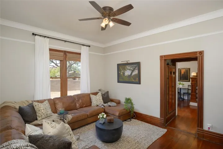 1052 E Grand Boulevard, Corona, California 92879