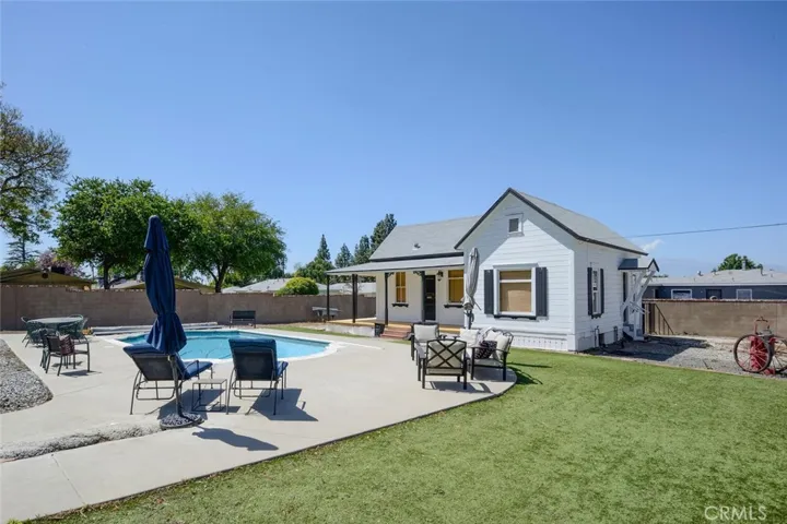1052 E Grand Boulevard, Corona, California 92879