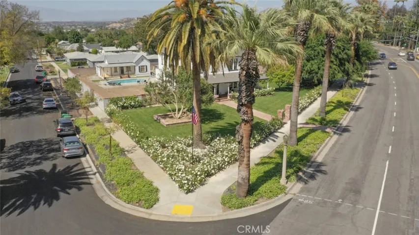 1052 E Grand Boulevard, Corona, California 92879